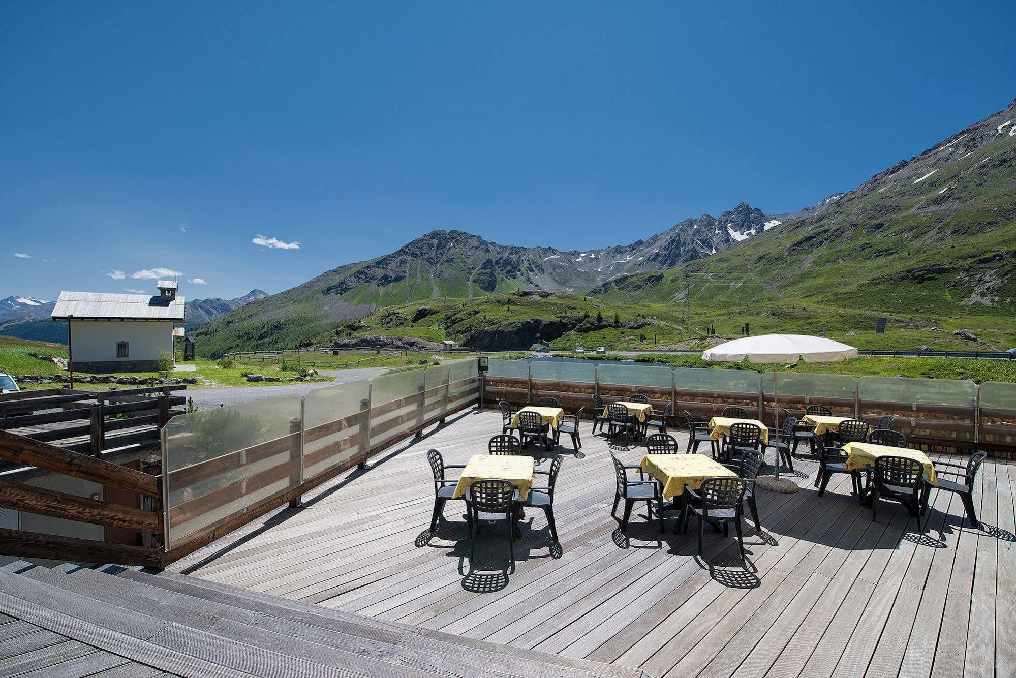 Hotel Interalpen Isolaccia Exterior photo